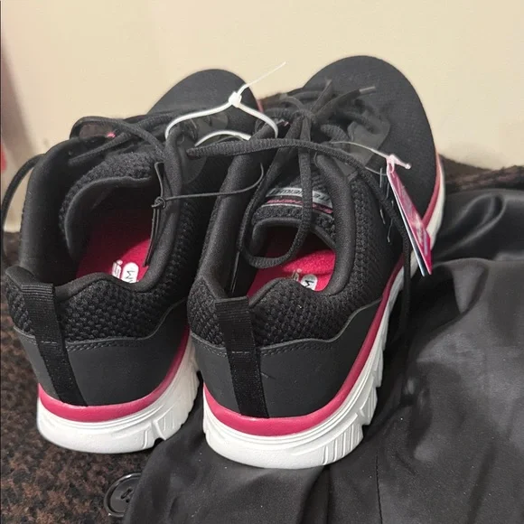 Skechers Women's Black and Pink Wide Fit Sneakers - Picture 5 of 5
